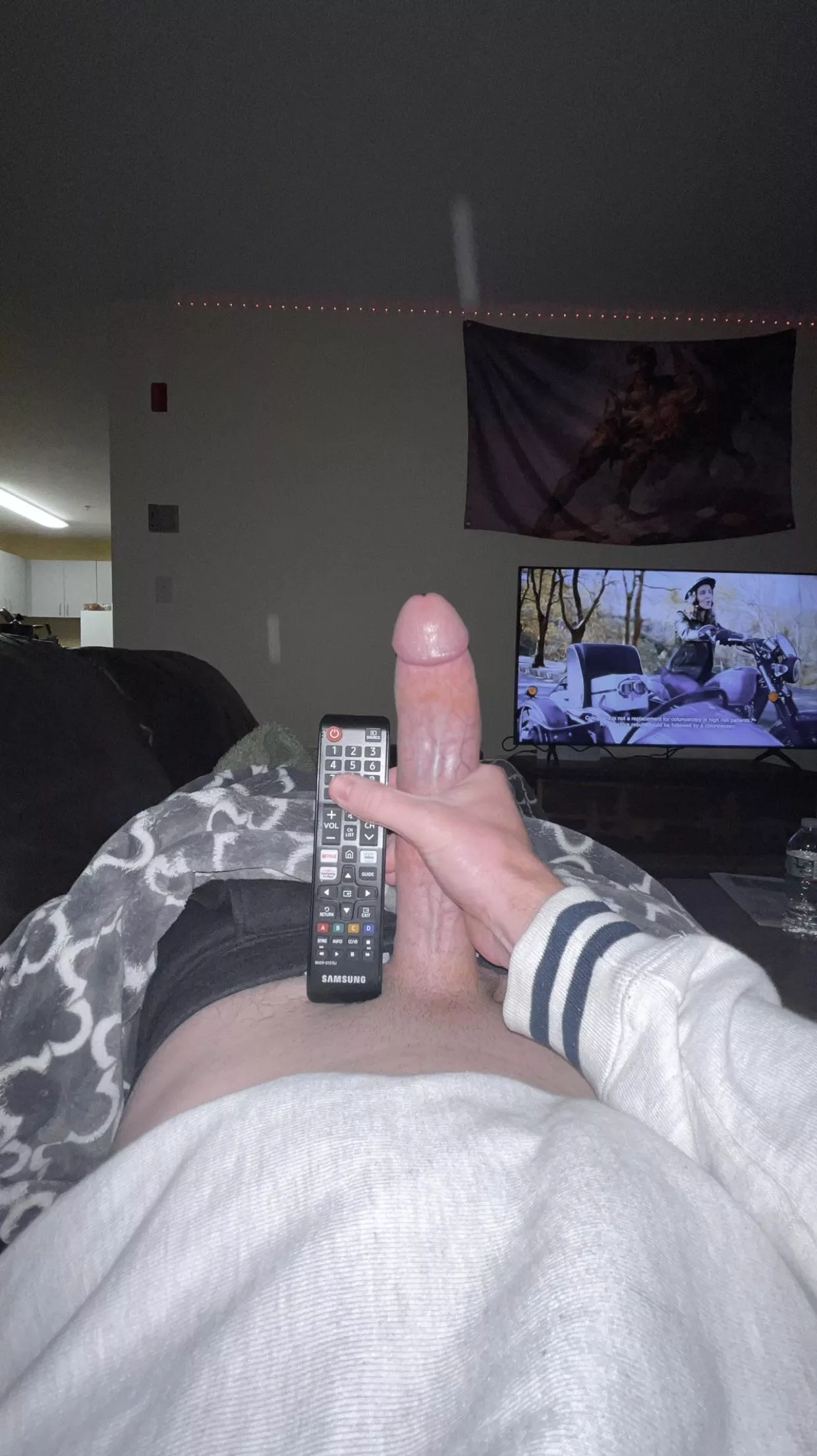 can anyone else outsize their remote like this?