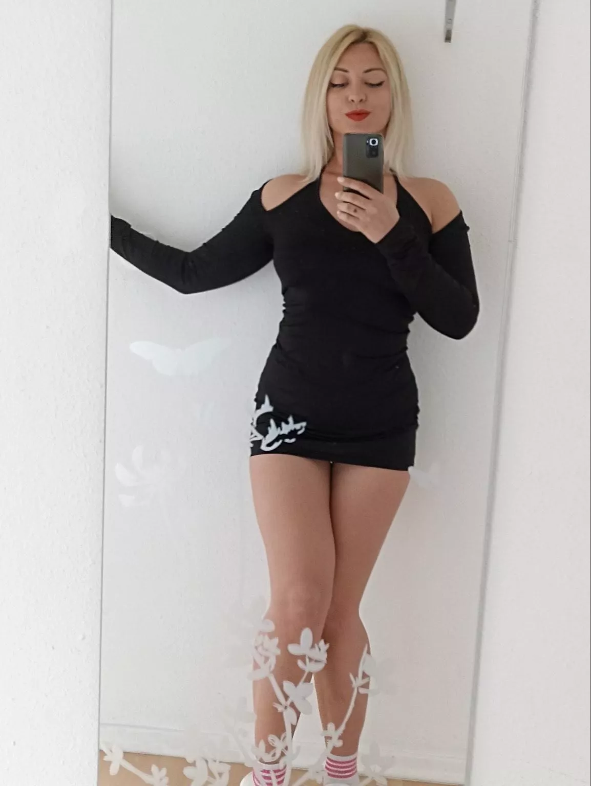 Can I tempt you to take me on a date ;)