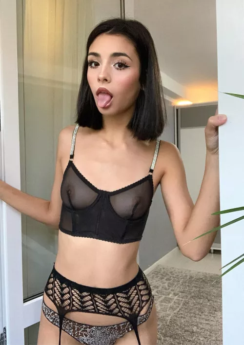 Cum in my slutty mouth please