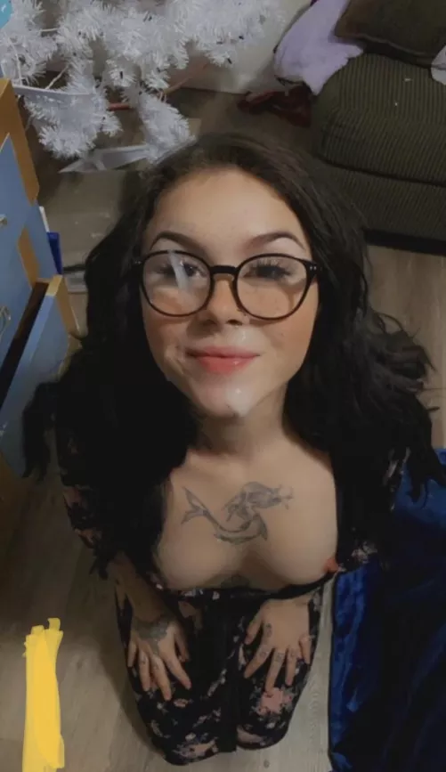 Do you prefer to cum on my face with glasses or not ?