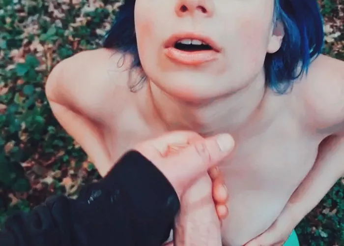 Getting a load all over me in public like the little Russian slut I am 🥵💦💦