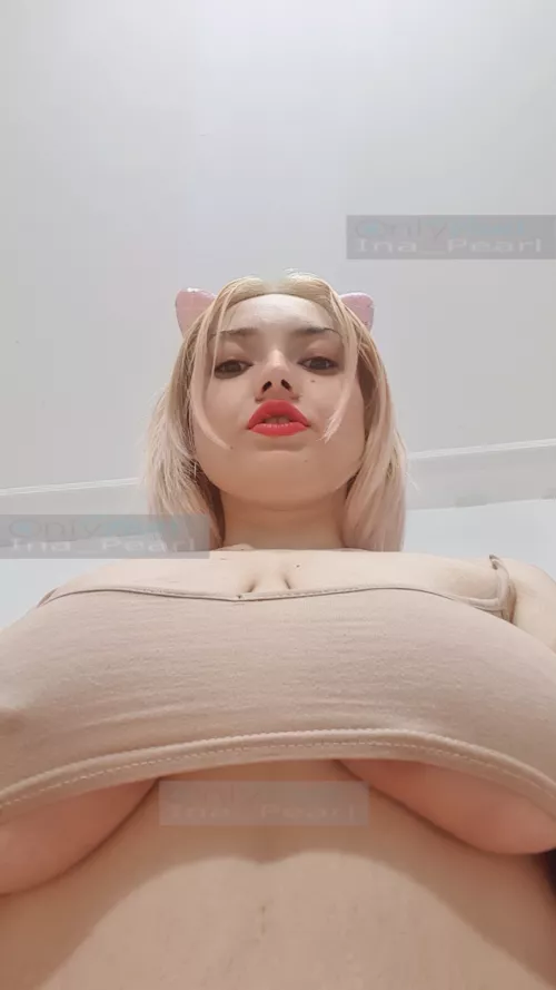 I love my saggy huge hangers ^^kisses