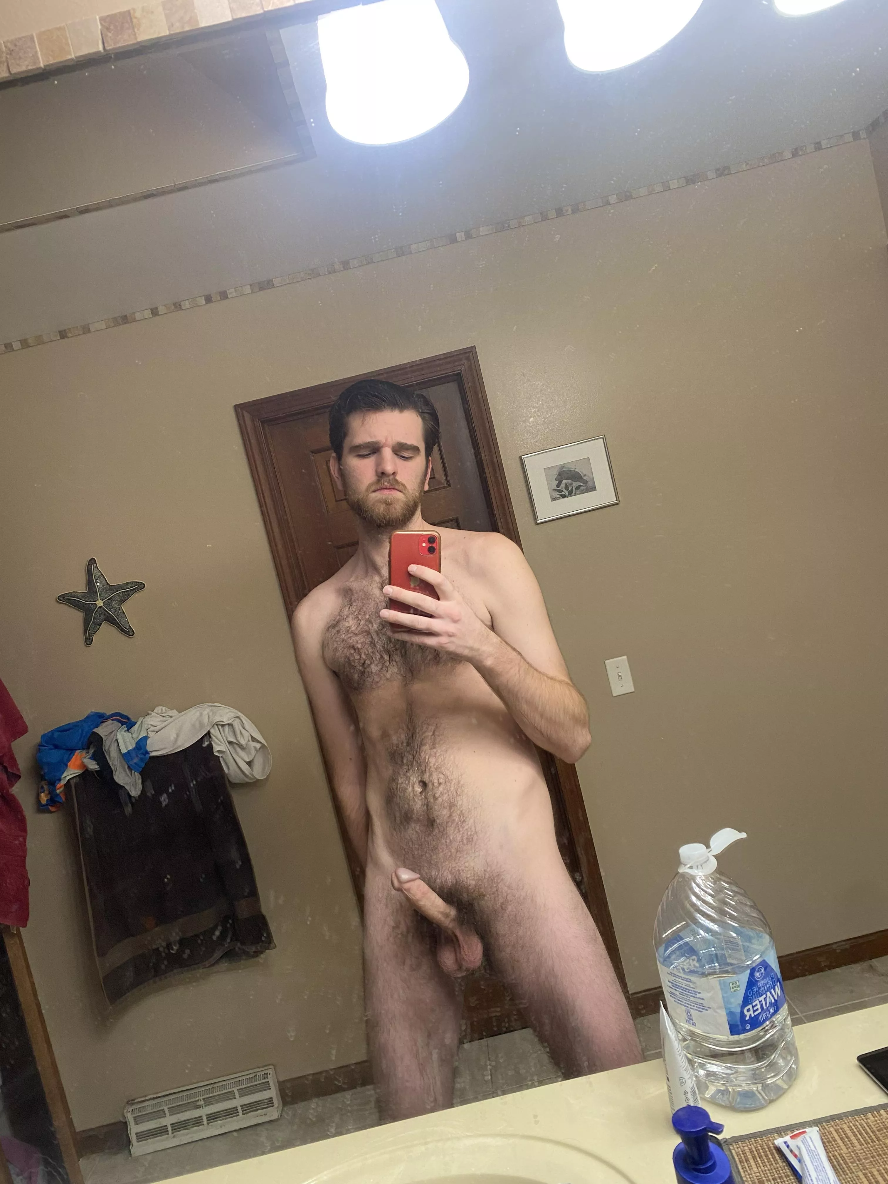 I love taking pics after my shower 😅