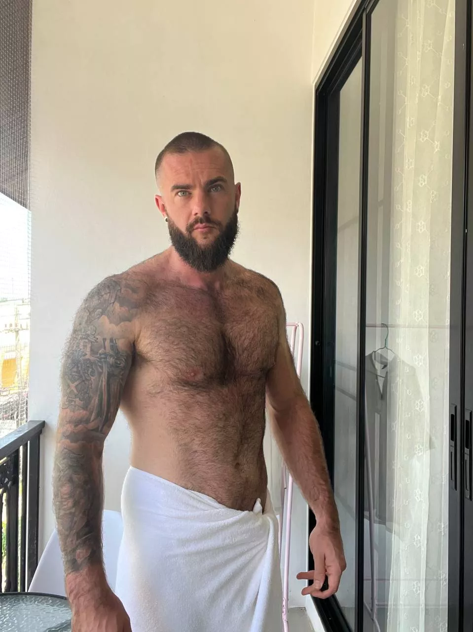 If I was your neighbor would you come over to fix my door lock?