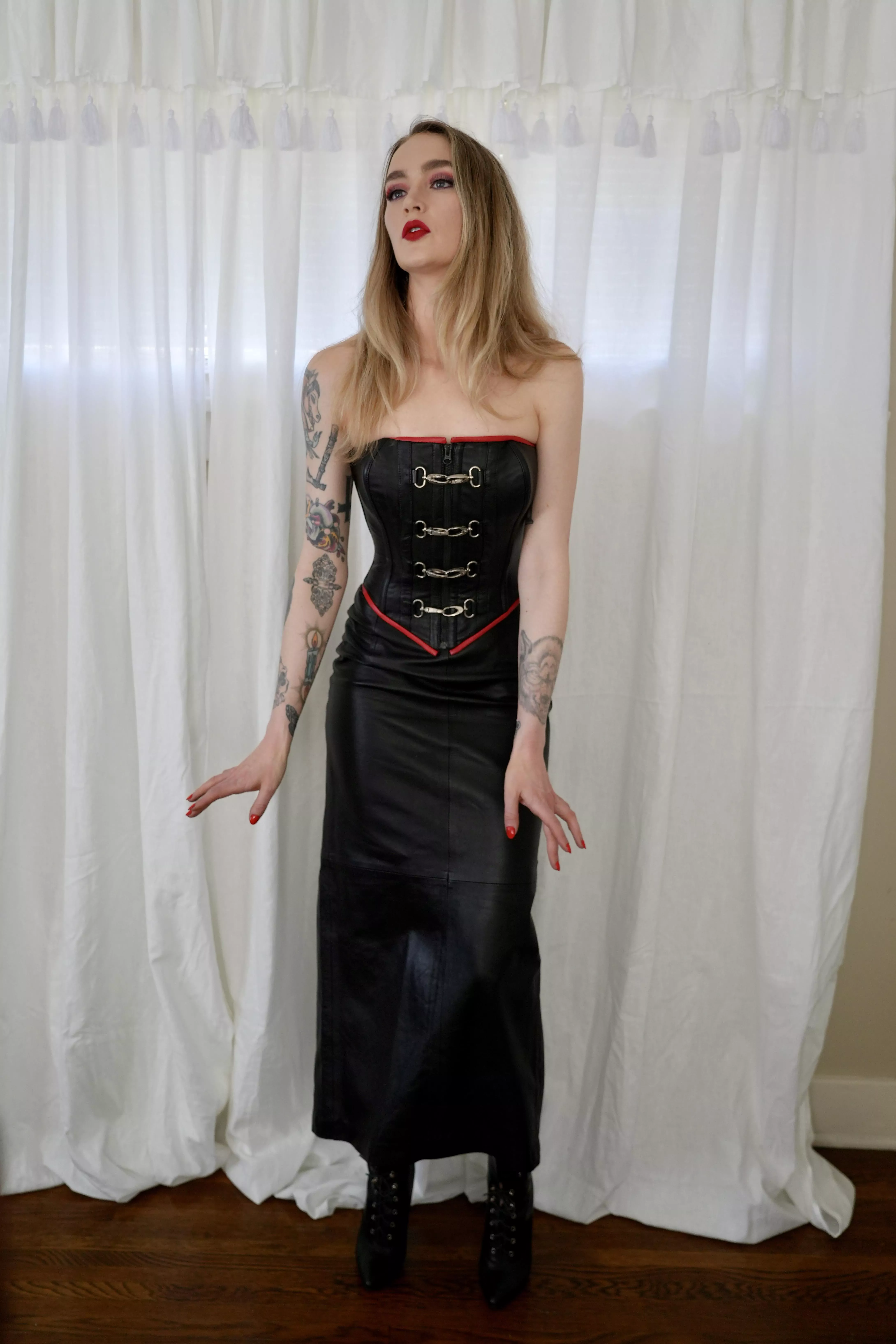 It’s leather weather 🖤