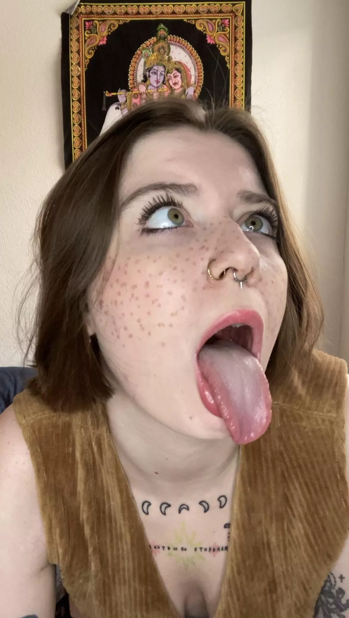 Just feeling your eyes on me makes me so wet