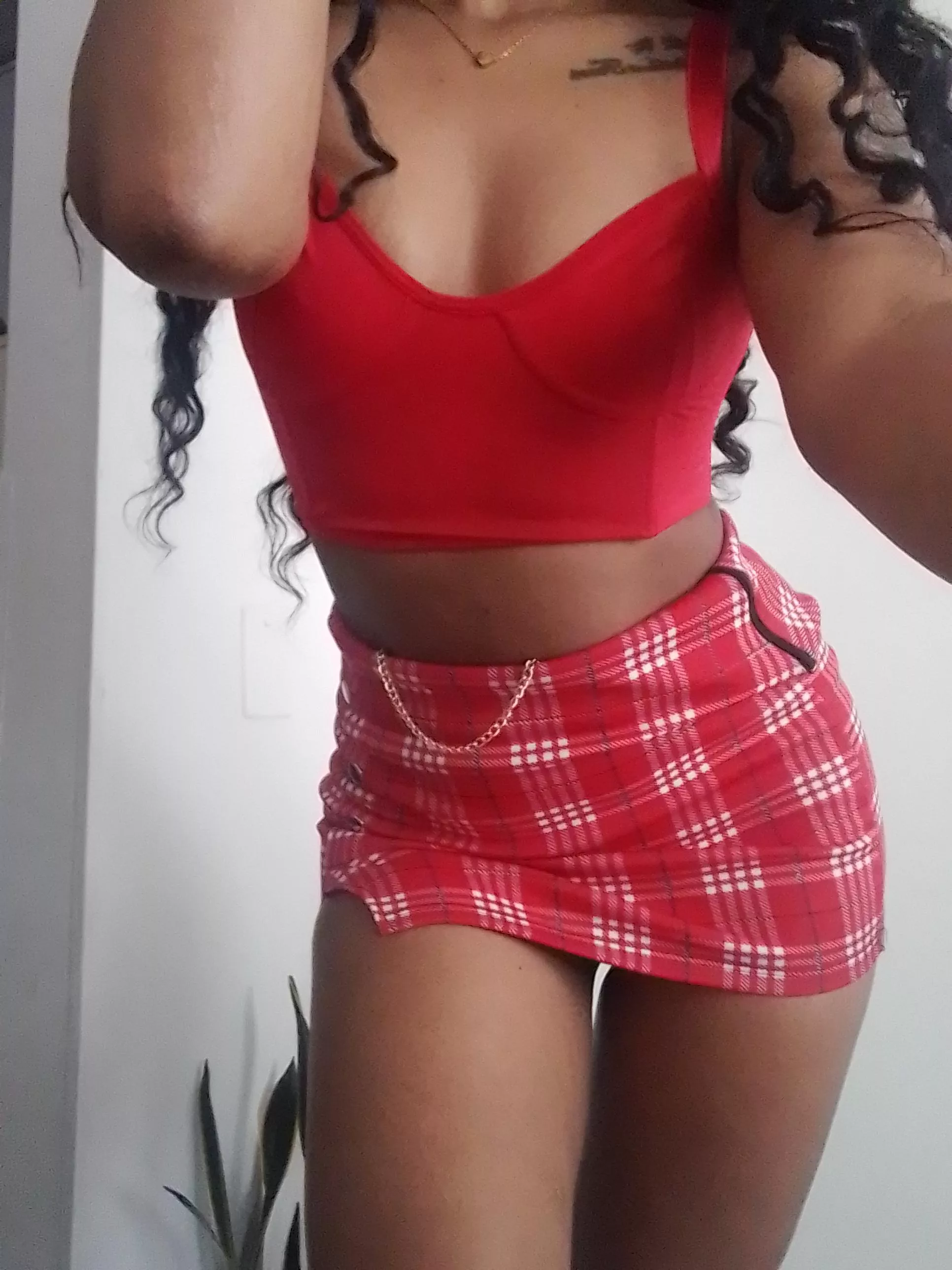 On our first date, I want us to watch Netflix, relax, and work on each others body