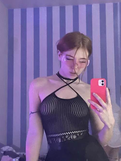 pre-club mirror selfie! do u like my outfit