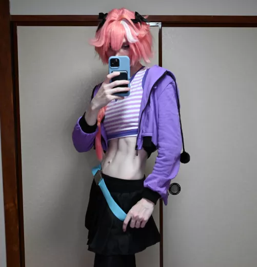 Say hi if you like fit femboys