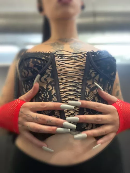 Say yes mommy, if you like my nails...