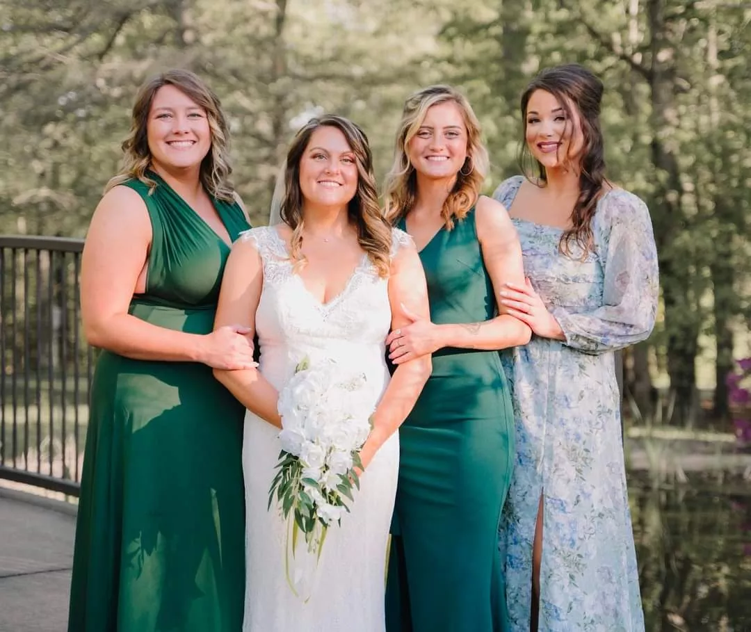 Sisters at wedding [4]