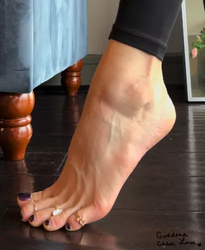 Veiny Feet
