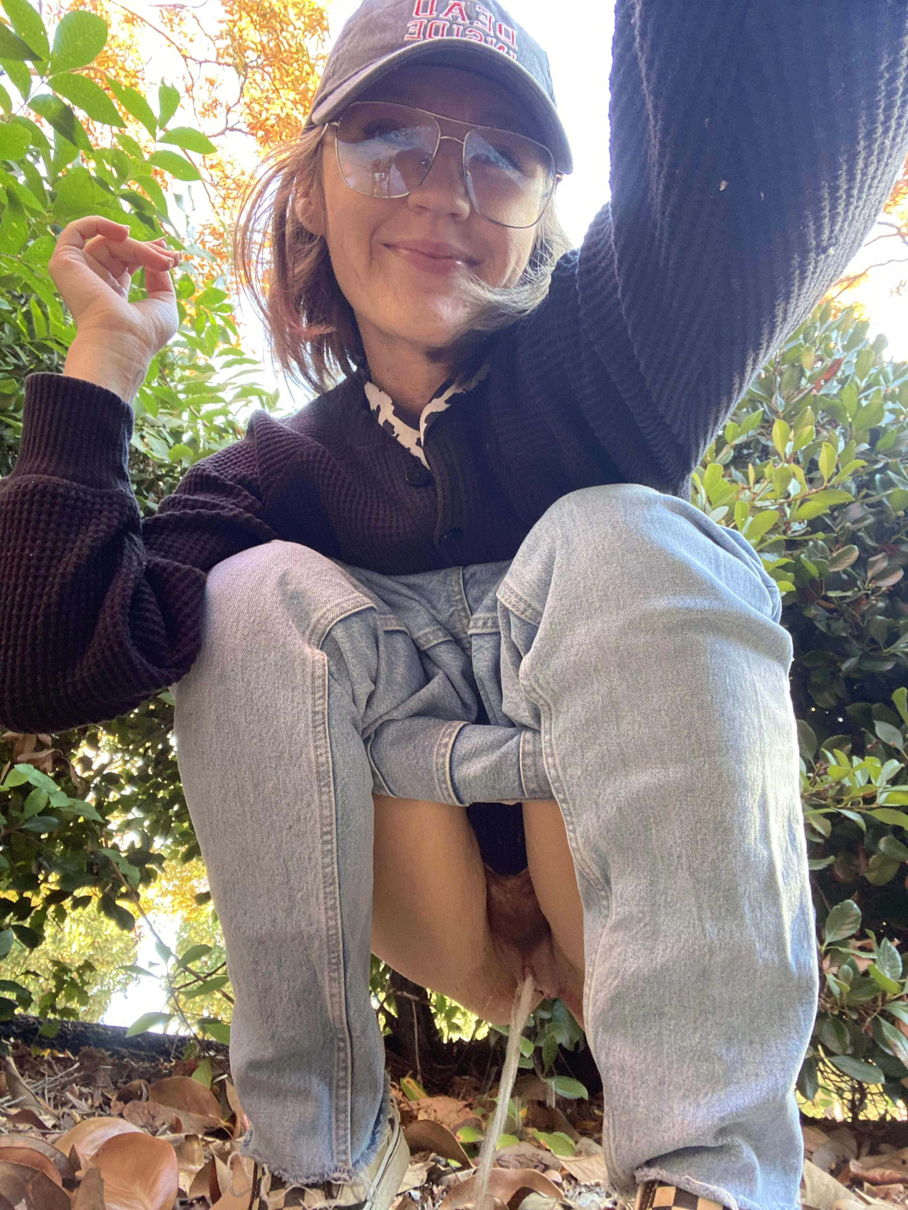 You should be licking my peeing pussy 😋