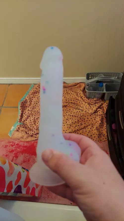 Bought my first toy I've kept the other day and have been loving using it every night in the shower!