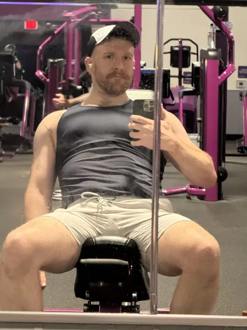 Going to the gym every day while watching my parent's dogs has me feeling more fit than usual :D