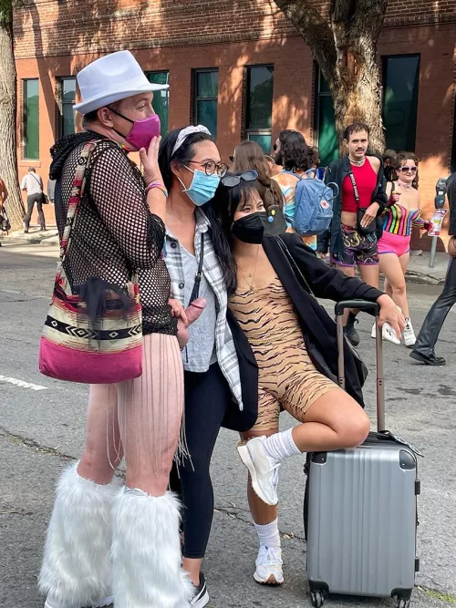 Helping hands with a boner at Pride