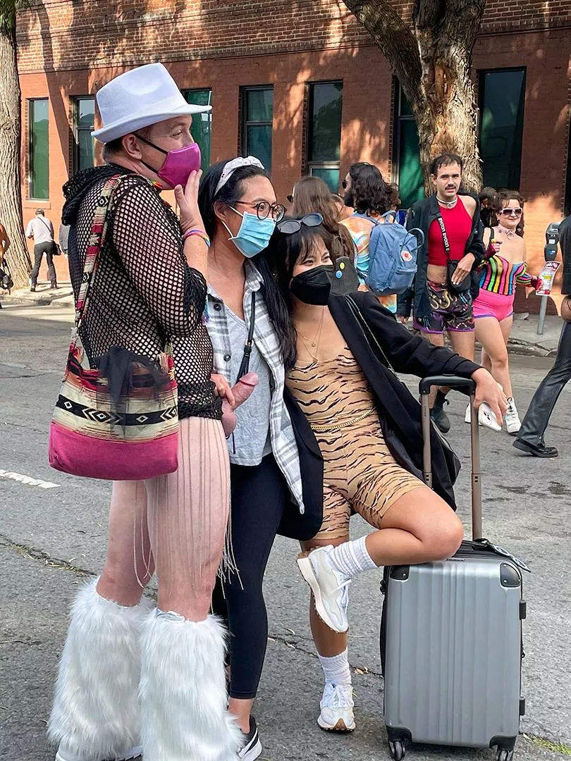 Helping hands with a boner at Pride