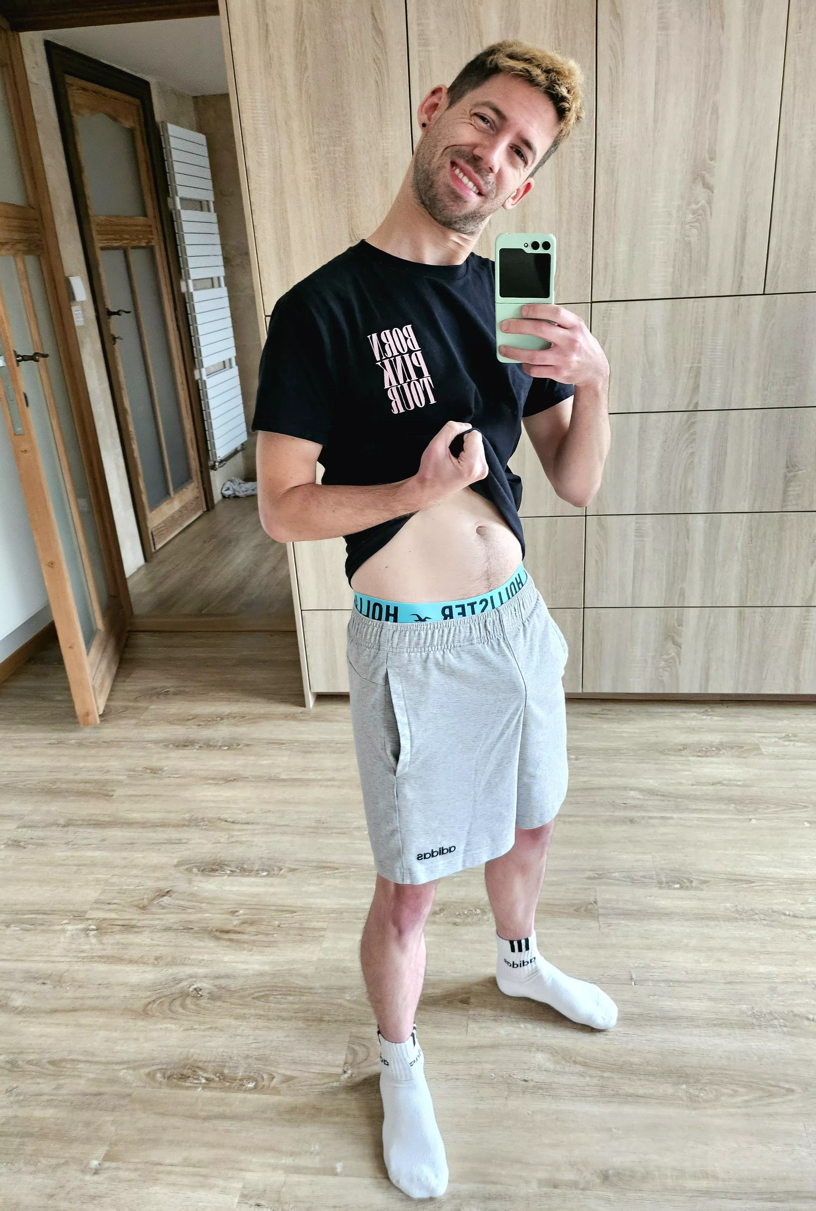 Sweatshorts weather, or sweathershorts