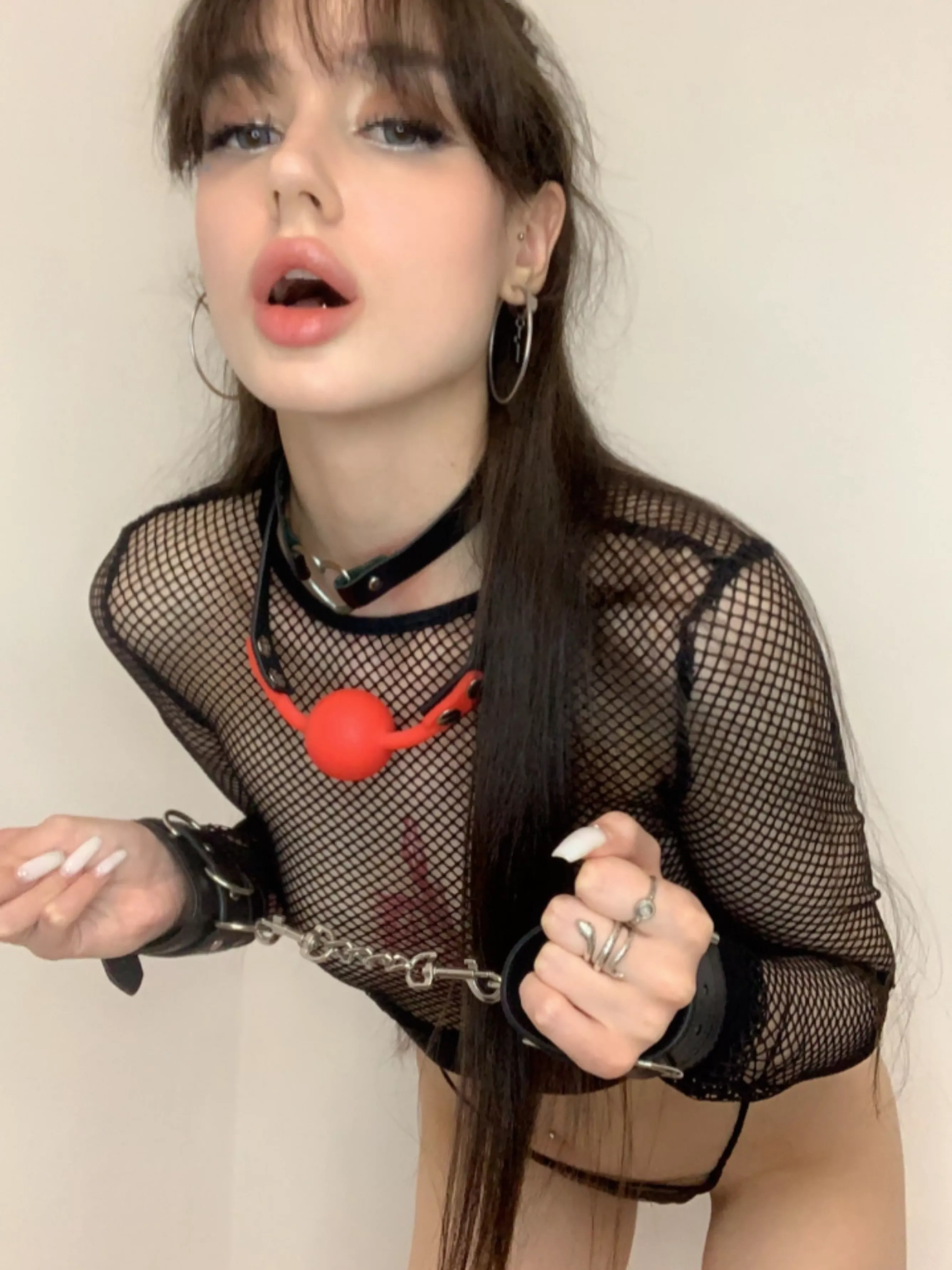 The collar makes me very obedient