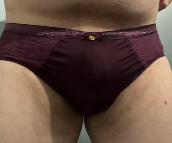 Wearing on the job site just seems hotter for some reason