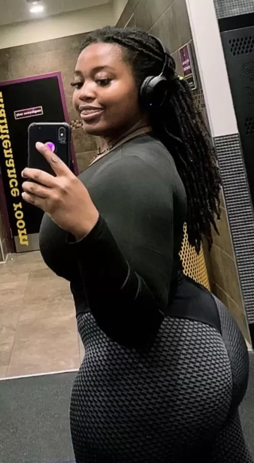 Who wouldn’t want to eat that phat ass