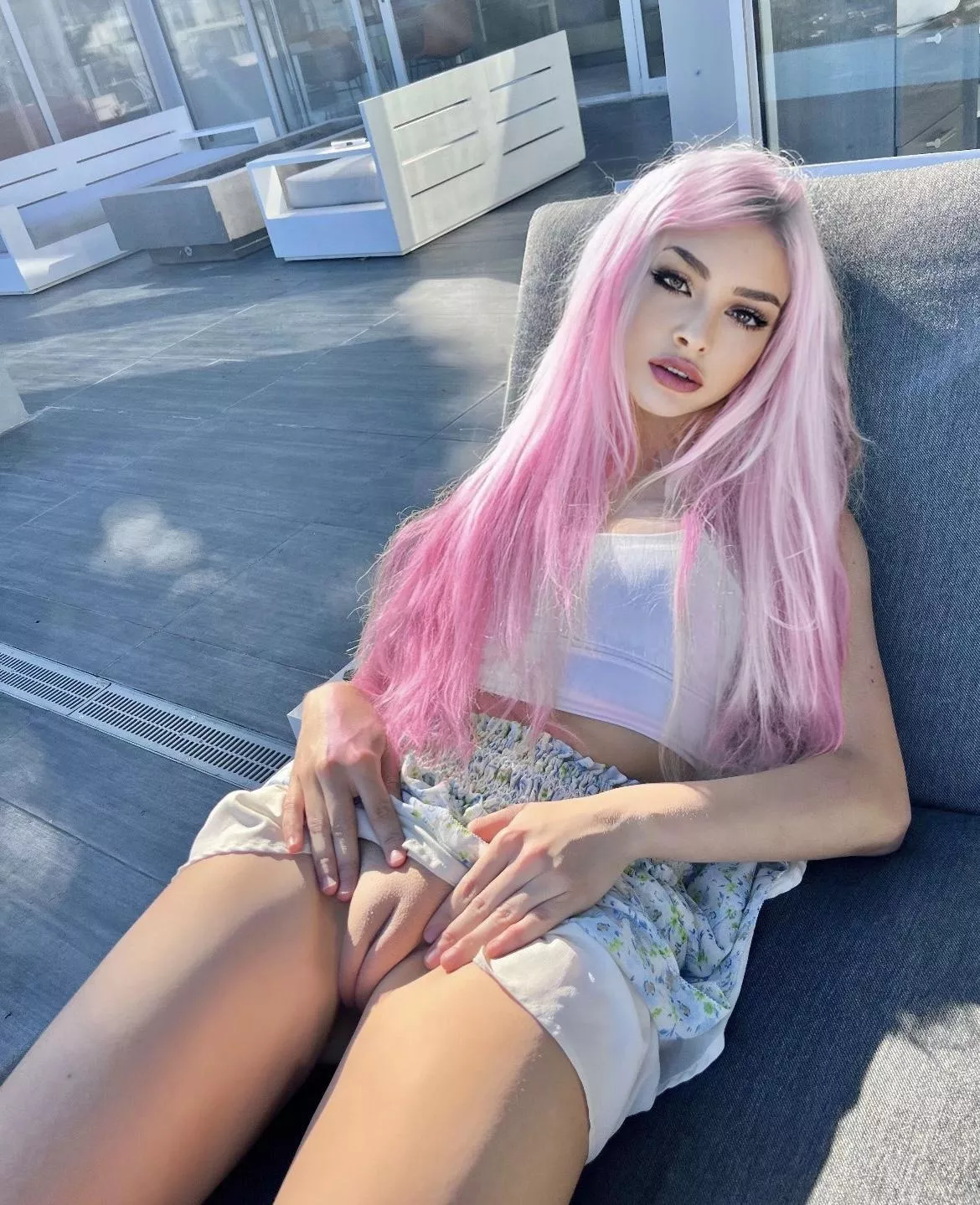 Would you burry your face in my used lips?