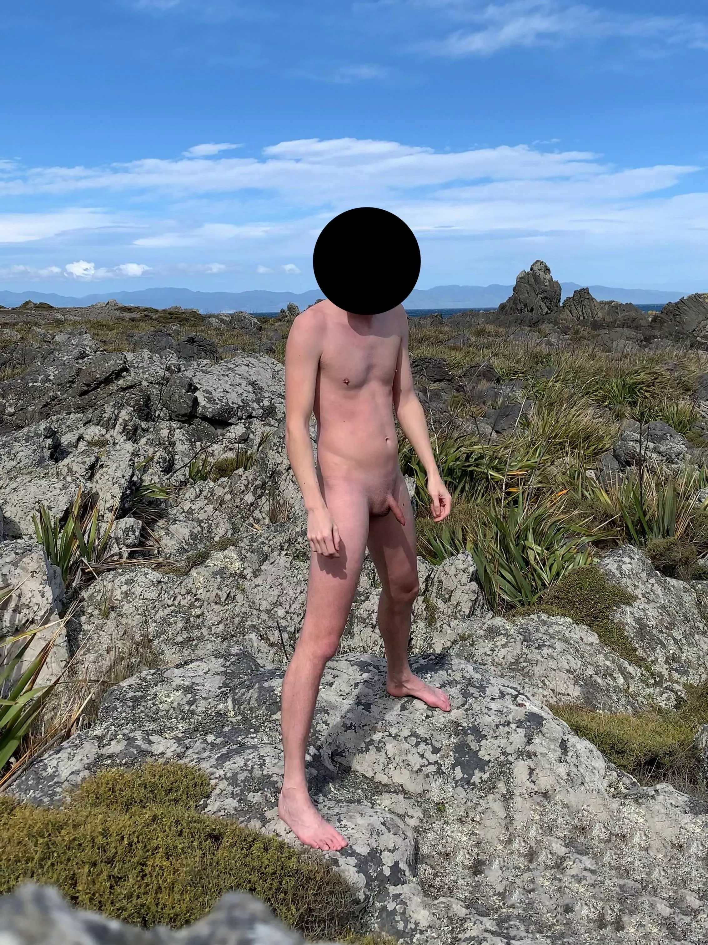 Being naked outdoors is the best feeling 😌