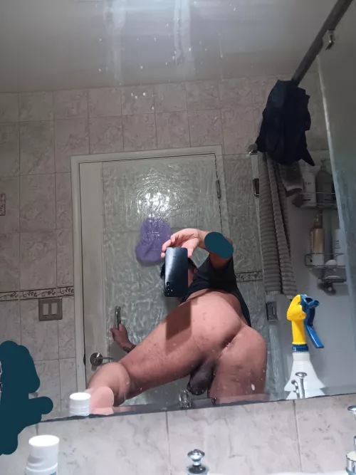 Feeling frisky tonight. Bubble butt wants some pounding. Do I look breedable?