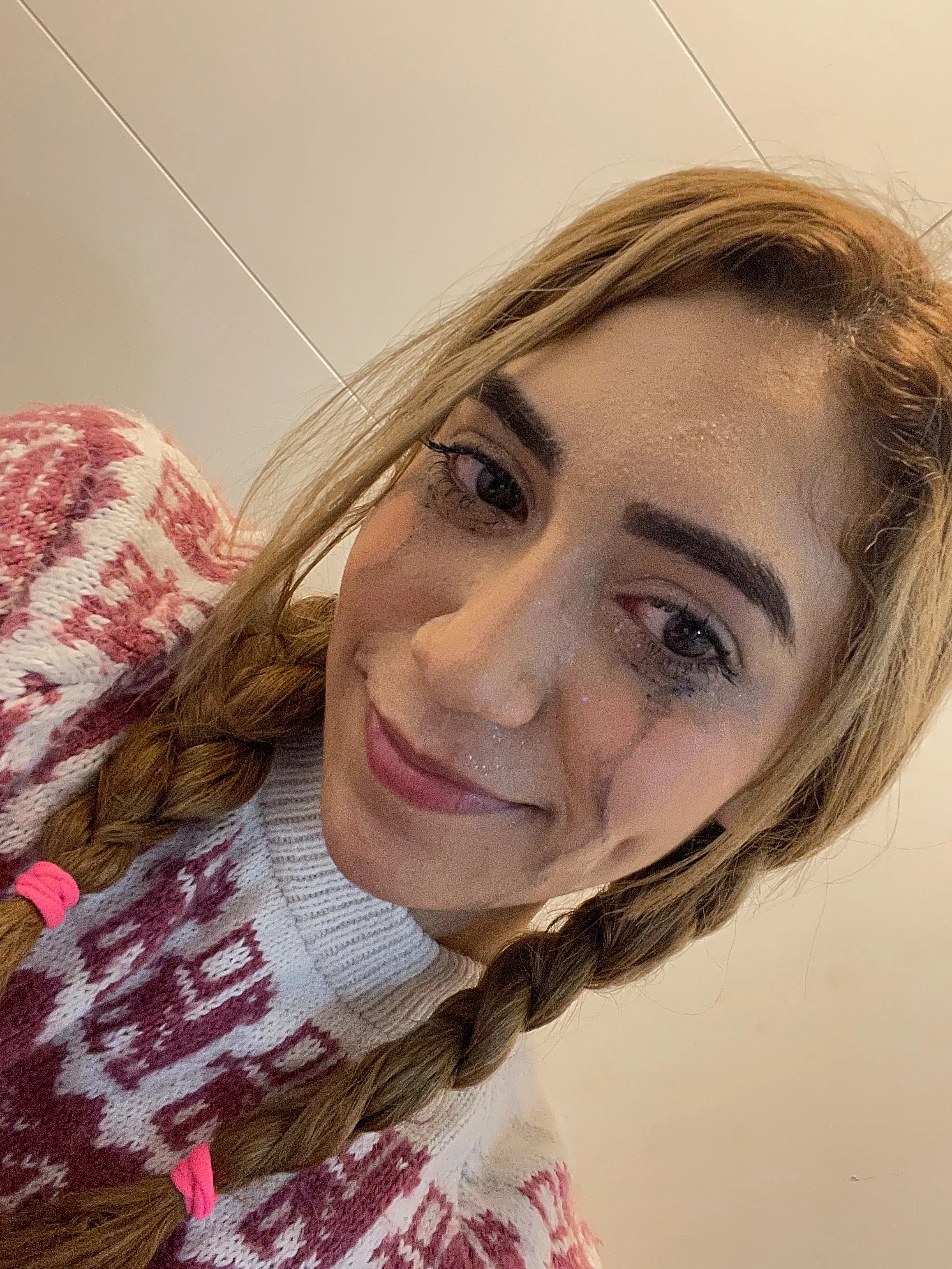 Halloween makeup.. or a cumslut..? 😏