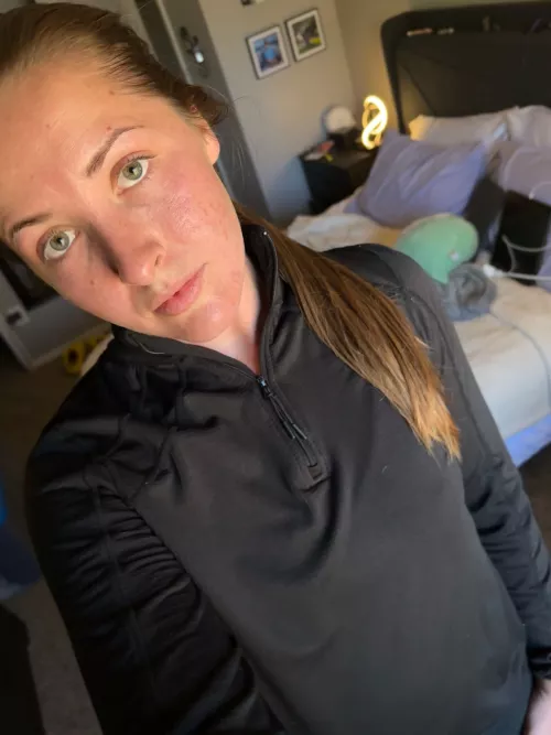 Hot and sweaty from my run 🥵