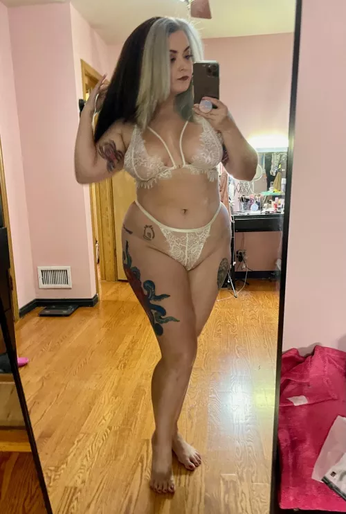 I love white lace (f)