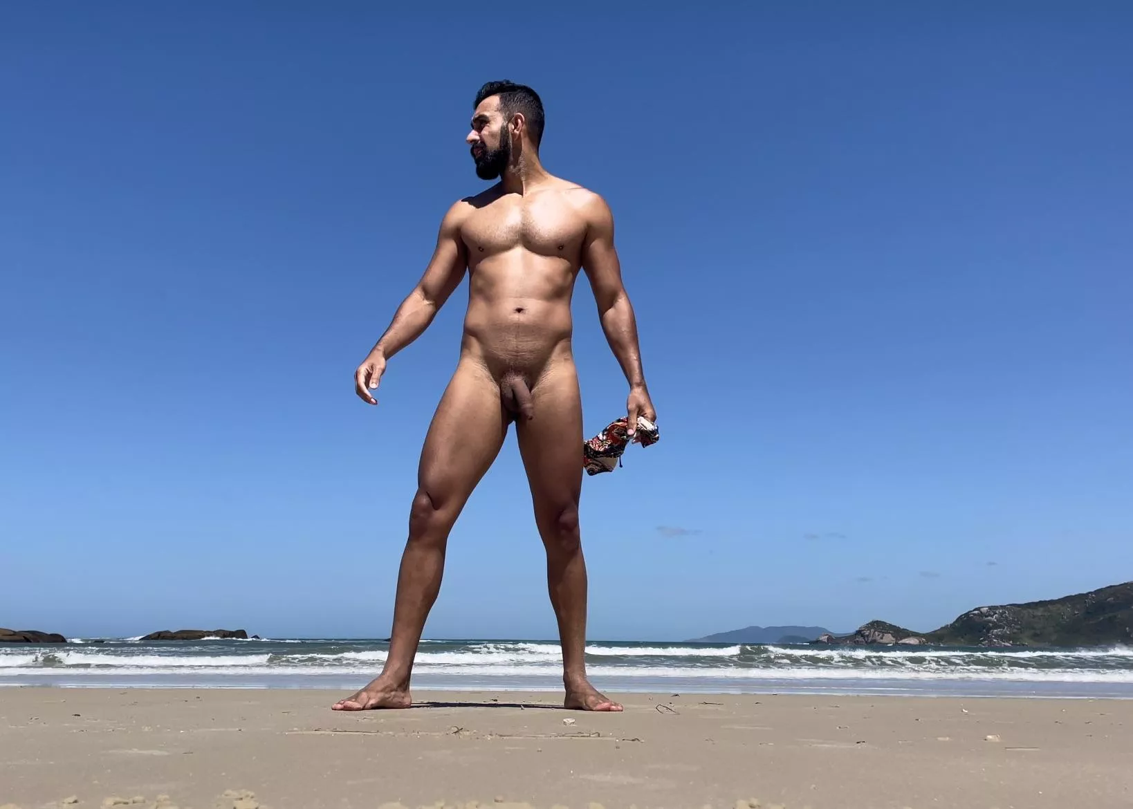 Naked at the beach 🏝️
