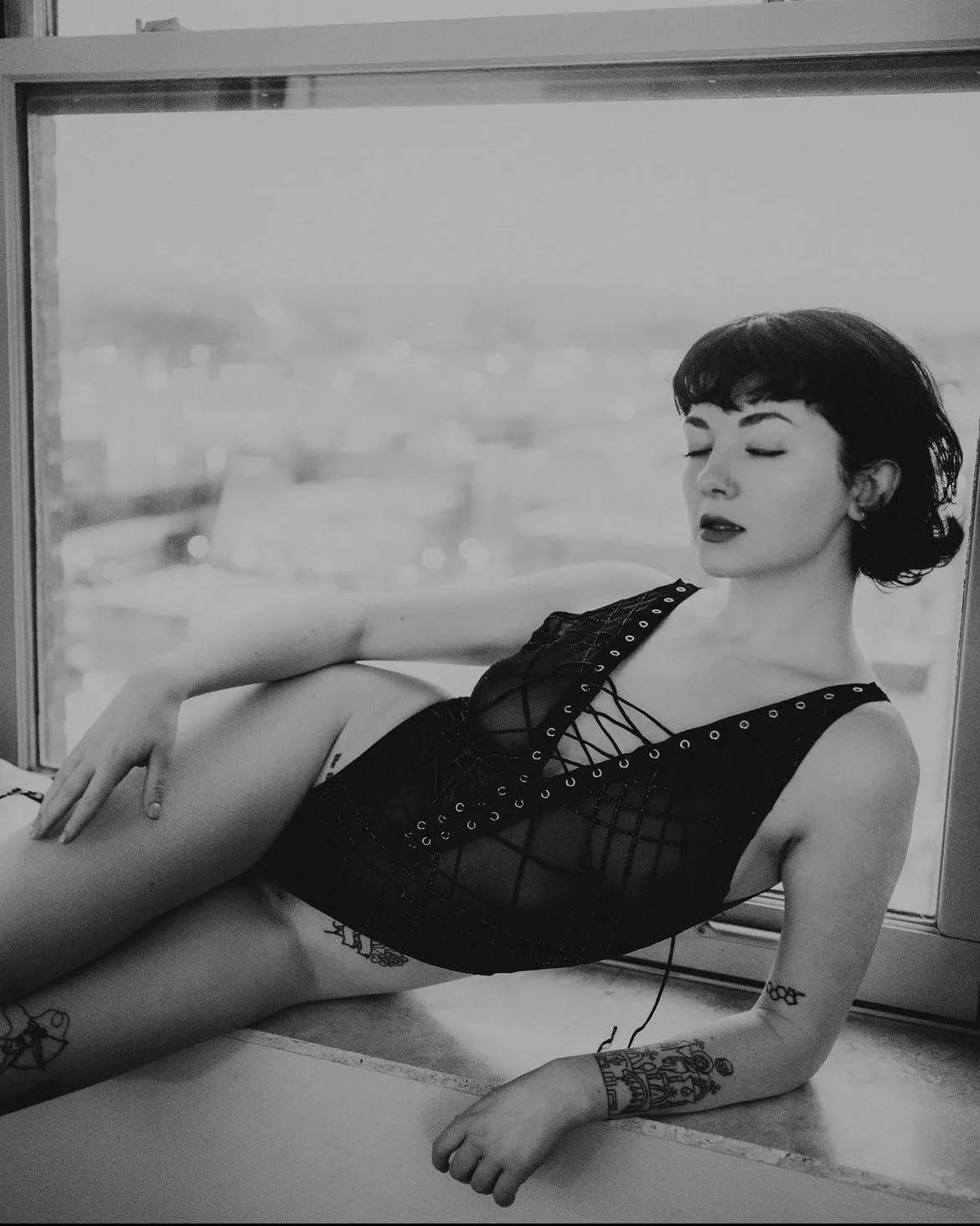 Ya’ll wanna see Evelyn Sparks (sex coach) tied up and gagged?