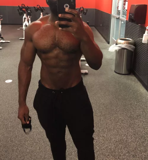 25 . Smooth bottoms/ twinks/ fems only @frshprinceofma