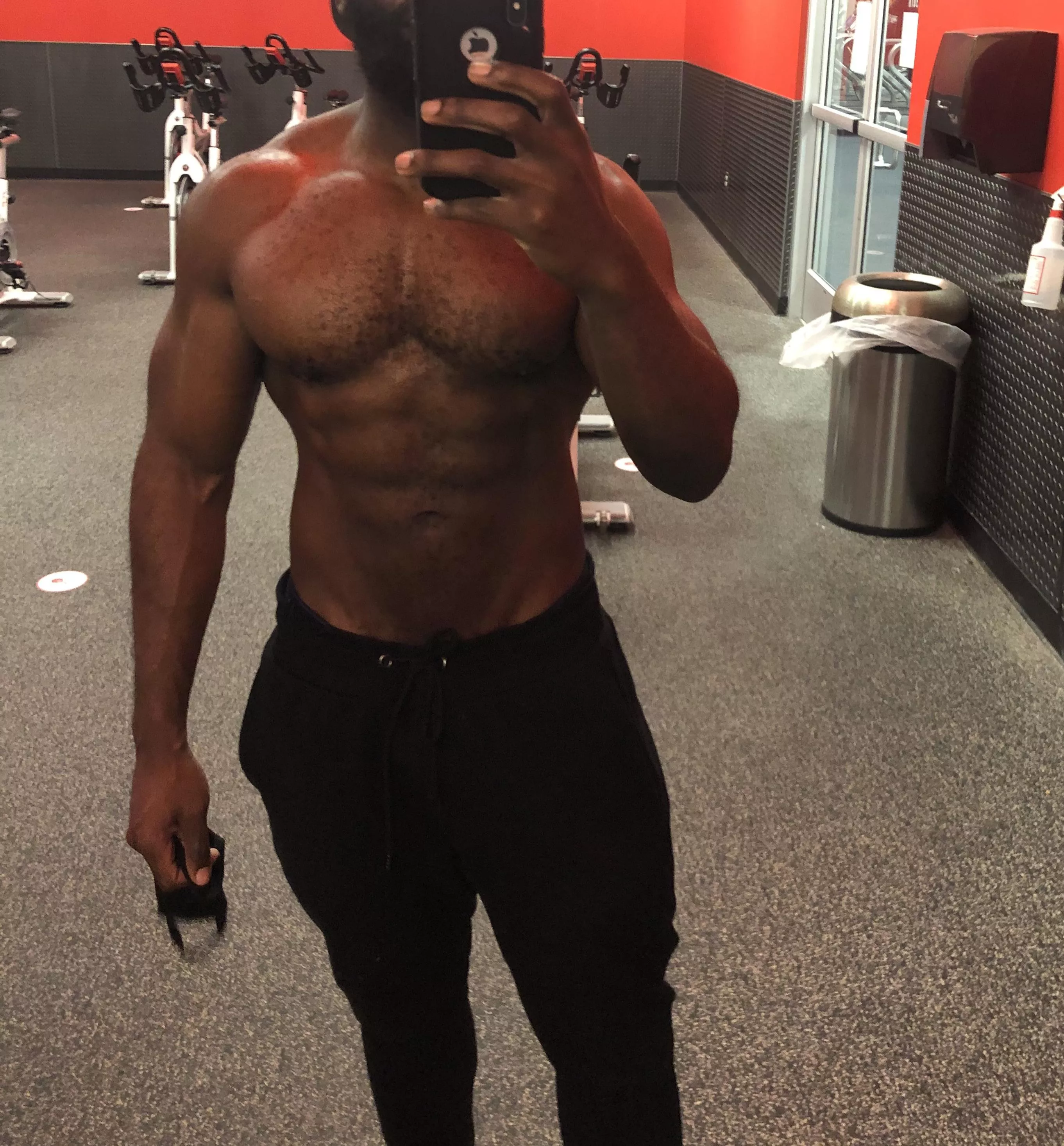 25 . Smooth bottoms/ twinks/ fems only @frshprinceofma