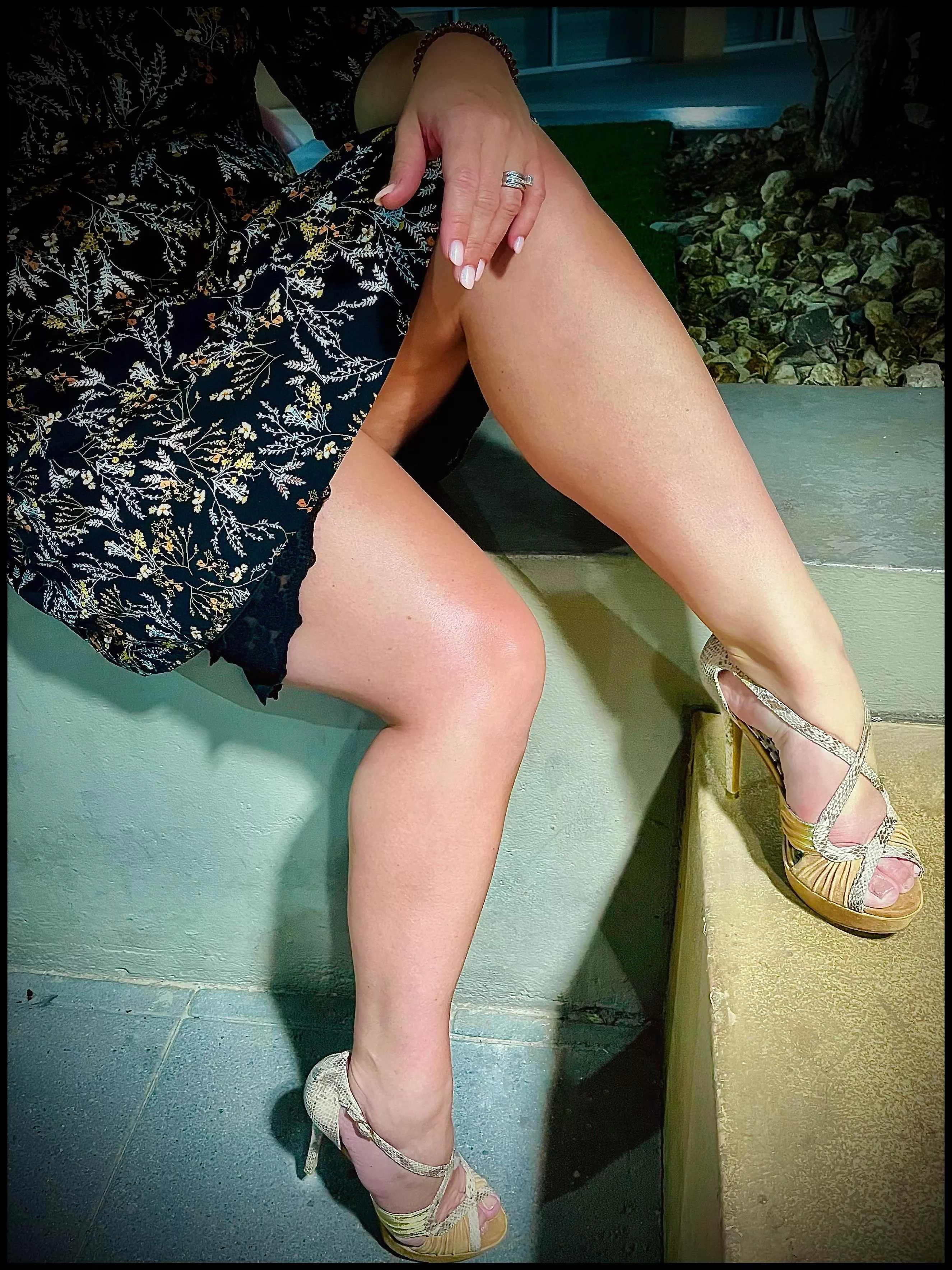 Date night phot op 📸 (Jessica Simpson’s)