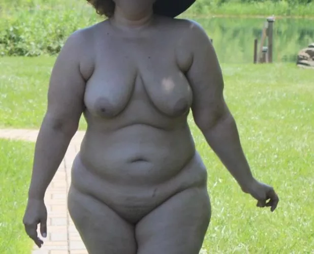 F 42 5’2 195lbs loved being nude outside in the summer, even if I’m bigger than I once was