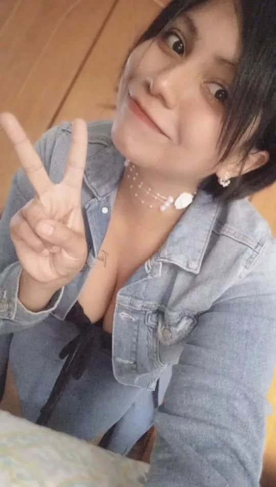 (F) i love my necklace ❤️