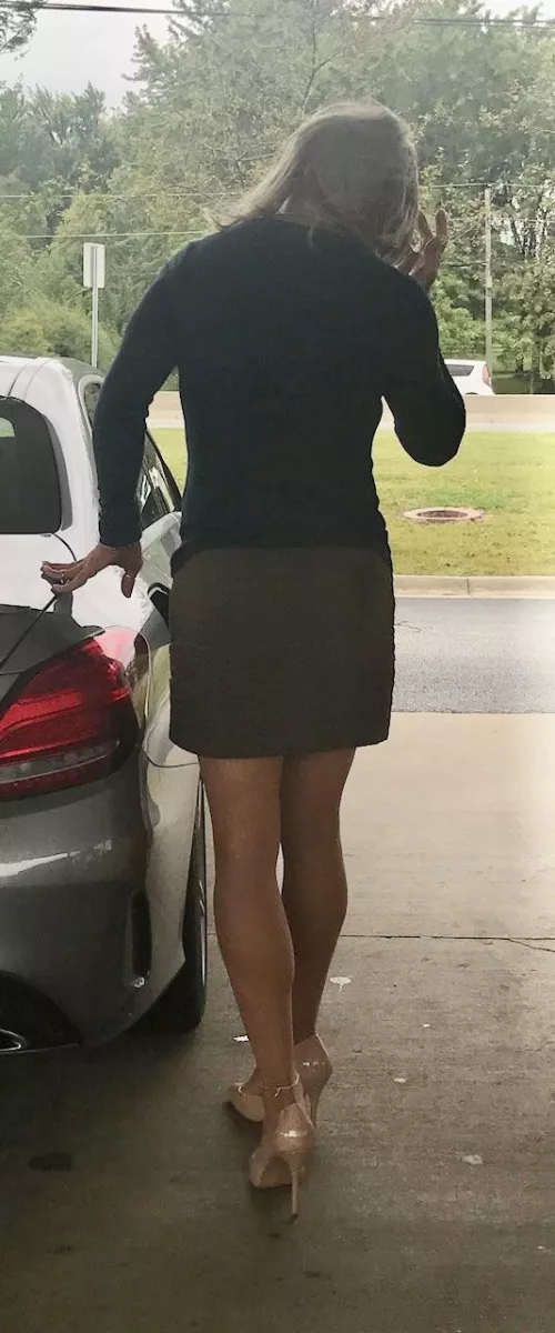 Heels at the pump. 😘