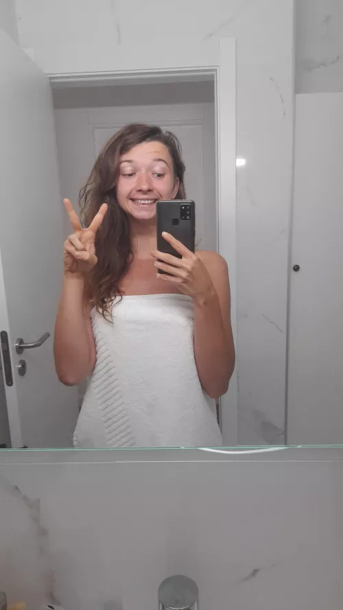 It's towel time 😂✌️ ... hope it makes you smile 😊 [f]