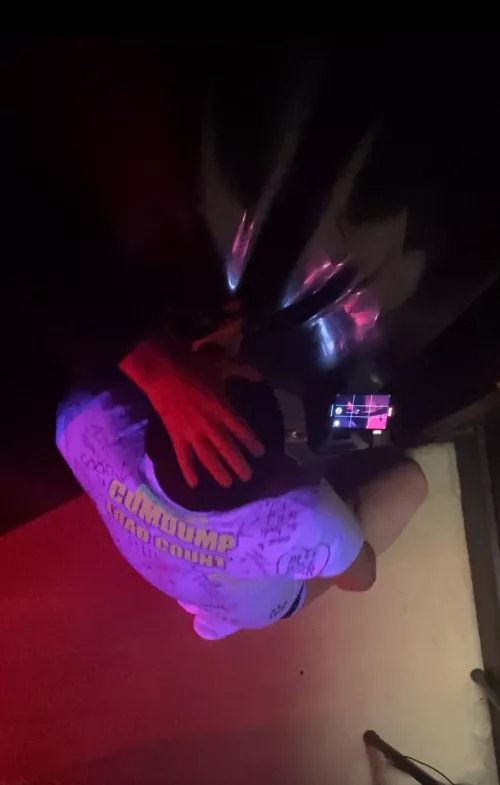 Just remade a porn with a regular as he wanted his POV and multi cam view my side. I think I made my latex gloryhole way too shinny? kinda looks like we are at the Dicky Twister club in cyberpunk 2077 or just me? 🙈🕹️🎮