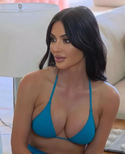Kim Kardashian 💙
