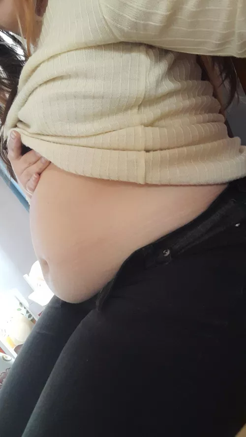 Waiting for a man to arrive willing to feed me and hug my rolls 🐷💗