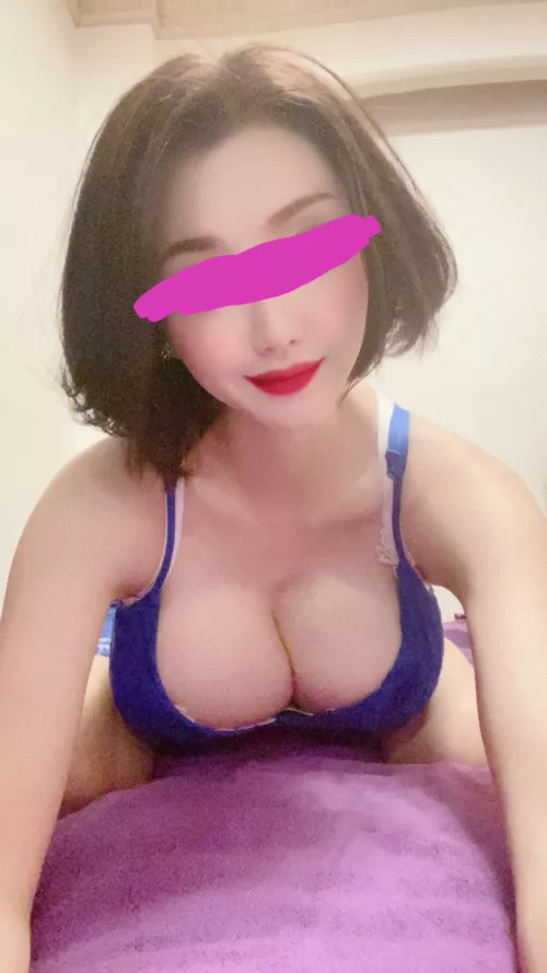 We're collecting birthday wishes for Yuria's / Azumi's birthday card (born November 29). If you would like to join, please fill up the form below.