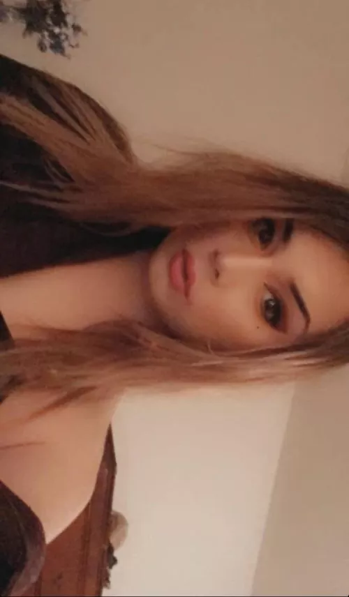 would you say i’m a pretty tgirl? 🖤