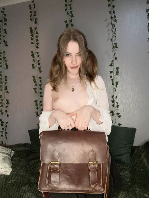 An invigorating photo before going to college