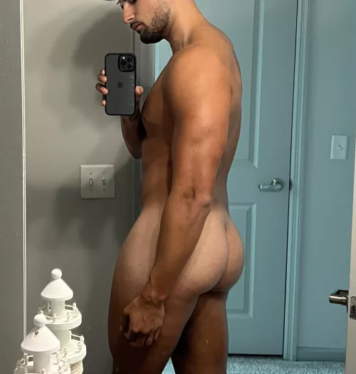 Any ass fans out there? (M25)