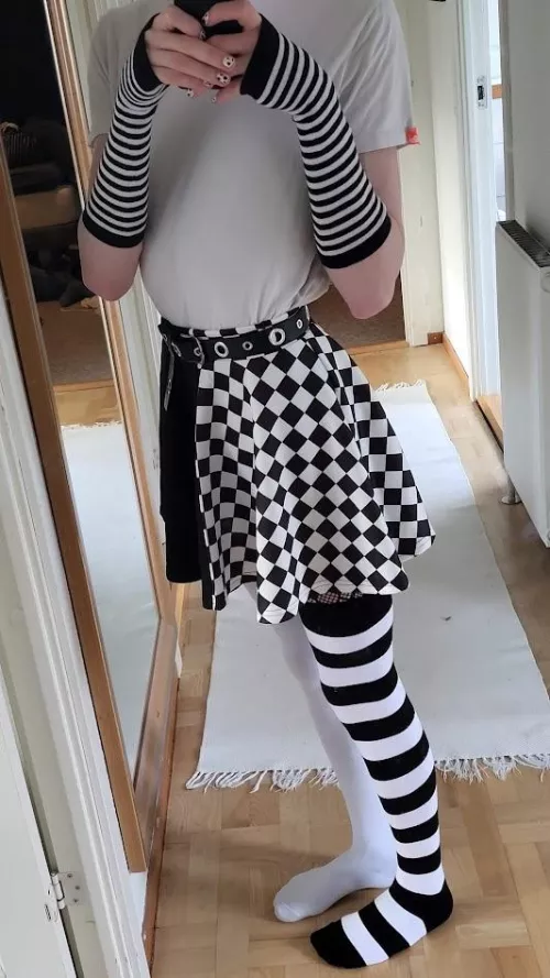 Black and white fit :3