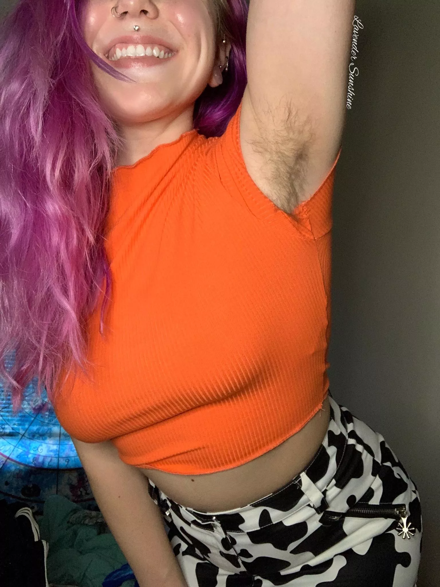 come a little closer…. I have something for you to sniff…