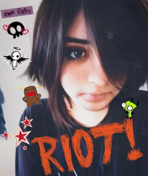 Crushcrushcrush >:3 💕💕